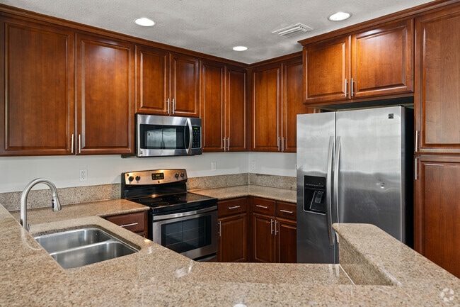 3 habitaciones, 2 baños - 1588 pies cuadrados - Cocina - Bridgewater at Lake Osborne