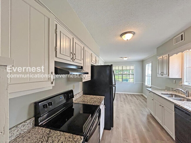 Photo - 848 Rasco Rd W