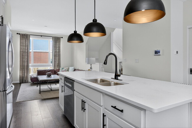 Photo - 2213 Venture Dr