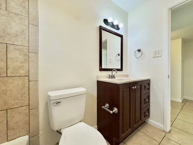 Photo - 501 W Louisiana Ave Unit 106