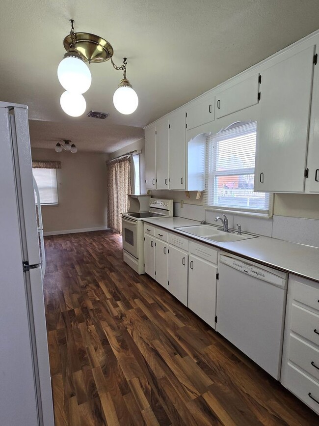 Photo - Eastside 4 BD w/garage