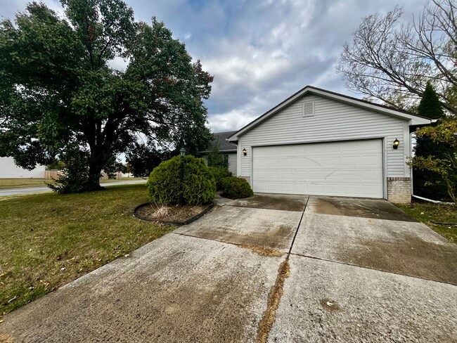 Building Photo - 7717 Frontier Ave