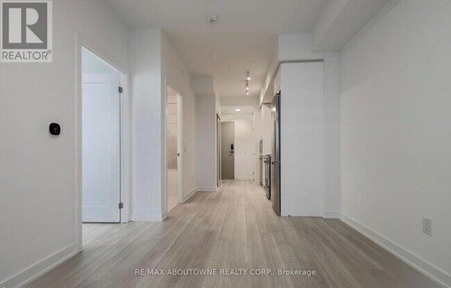 Photo - 5105 Hurontario St Unit 1410