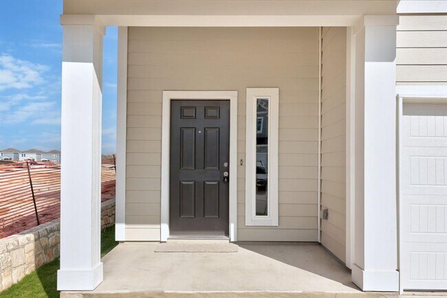 Photo - 2610 Derwent Dr