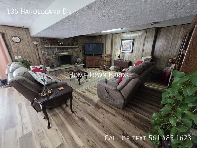 Photo - 135 Haroldland Dr