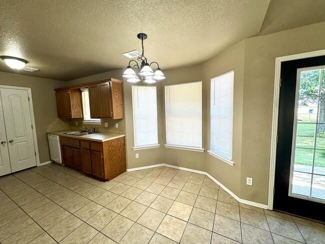 Photo - 121 Lanita Cir