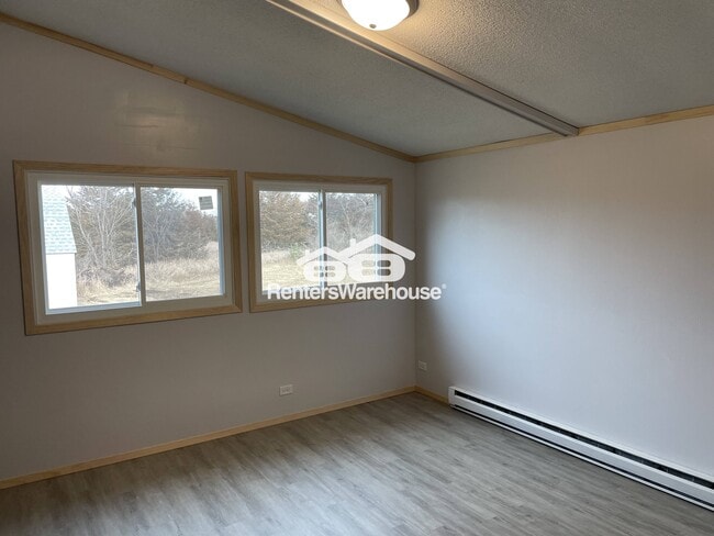 Photo - 684 Baker Rd