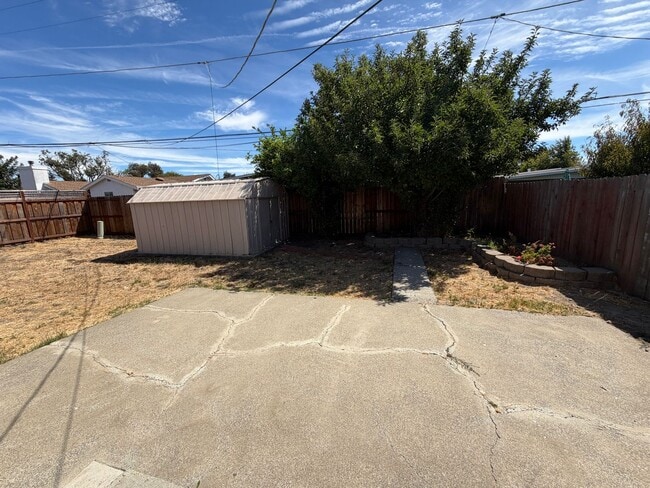 Photo - 1642 Dover Ave