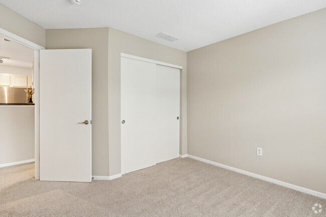 1BR, 1BA - 624SF - Bedroom