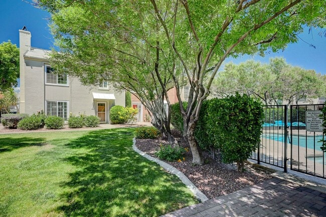Photo - Beautiful 2 Bedroom Townhome in Guard-Gated Community – Prime Location!
