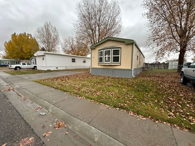 2315 Garnet Ave