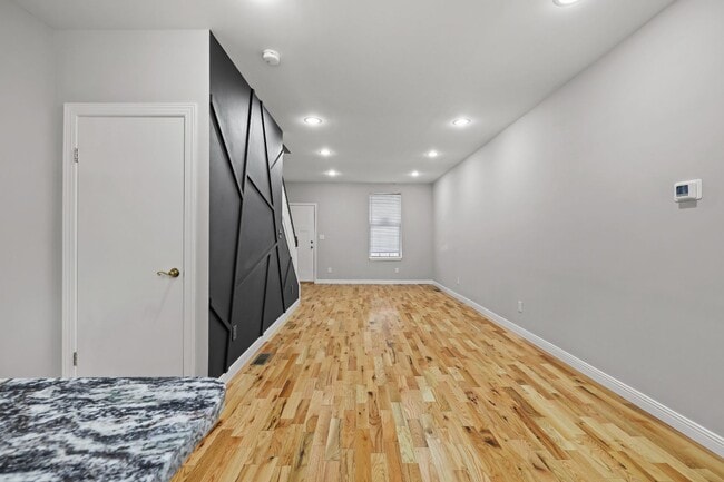 Photo - ??? NEWLY UPDATED, 3BED & 1BATH HOME LOCATED NEAR TEMPLE HOSPITAL / MEDICAL CENTER ???