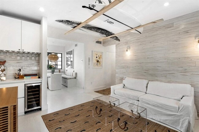 911 3rd St Unit 6
