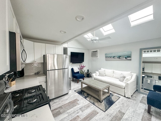 Photo - 170 1st Ave Unit 2