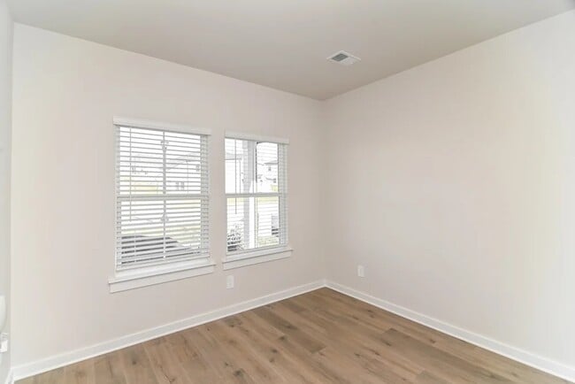 Photo - 1318 Bluffton Cir