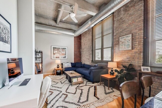 Photo - 1735 N Paulina St