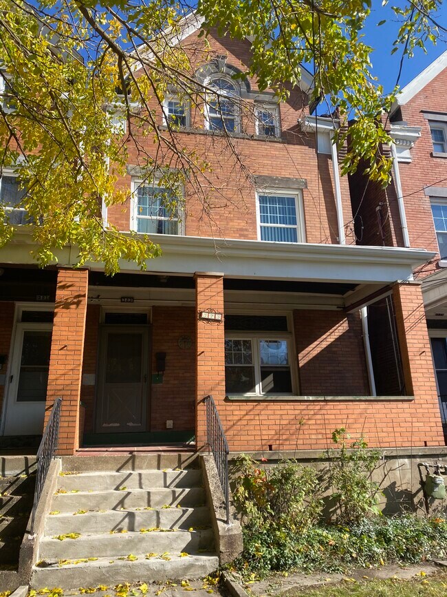Photo - 323 McKee Pl Townhome