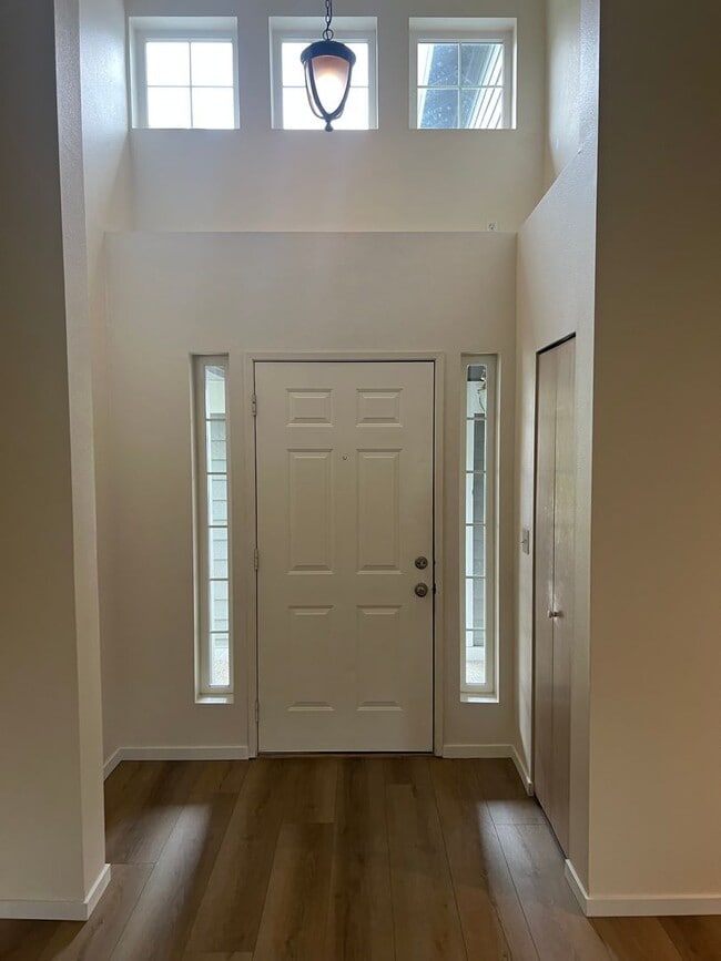 Photo - Corner lot home Maple Valley!