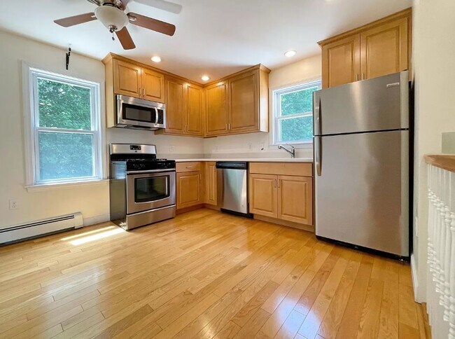 Photo - 35 Green St Apartment Unit 2