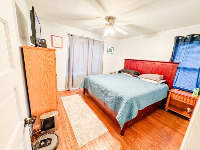 Photo - 308 Kenmore St