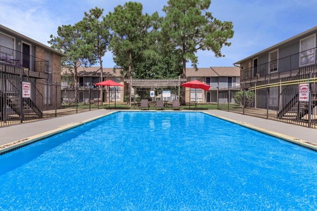 Photo - Dickinson Arms Apartments