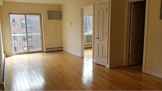 Photo - 141-33 Pershing Crescent