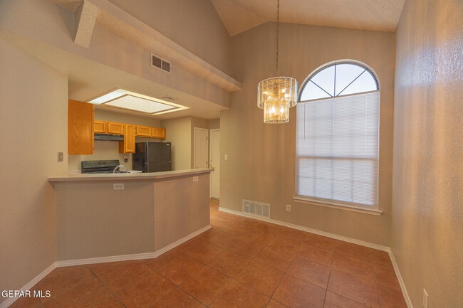 Photo - 1884 Dolph Quijano Pl