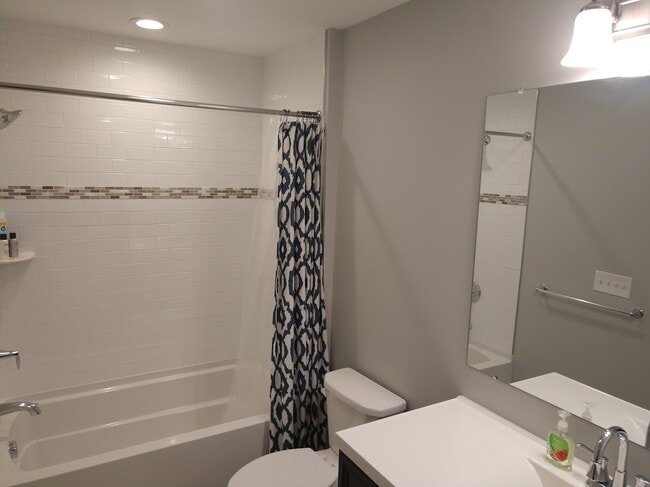 Photo - 777 N Main St