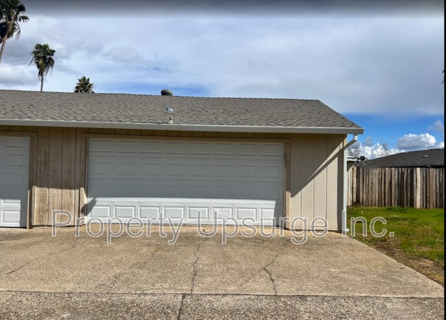 Building Photo - 735 Kimball Rd Unit Garage