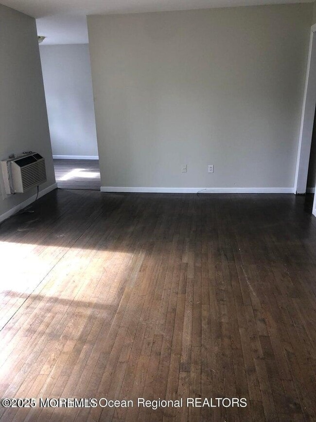 Photo - 735 Greens Ave Unit 18A