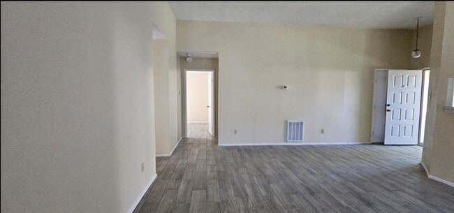 Photo - 5110 Quebec Blvd