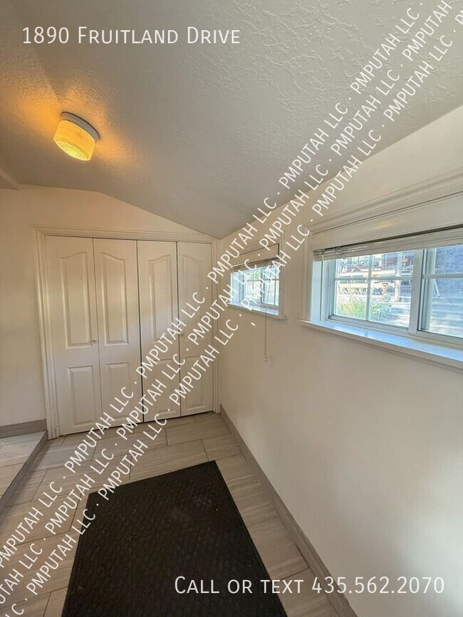 Photo - 1890 Fruitland Dr