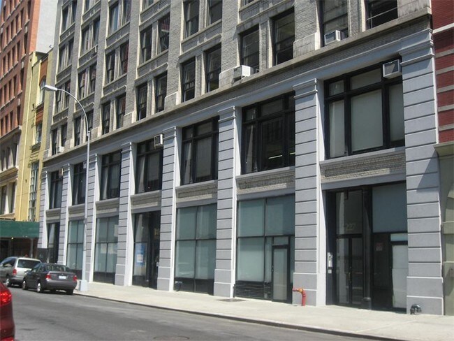 Photo - 227-239 W 17th St