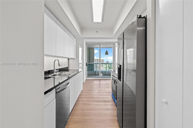 Photo - 21055 Yacht Club Dr Unidad 1903
