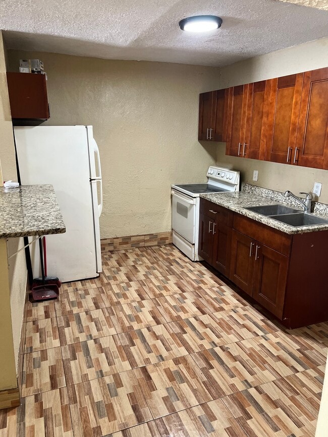 Photo - 4719 NW 32nd Ave Unit A