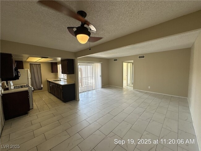 Building Photo - 1405 E Vegas Valley Dr Unit 238 Rental