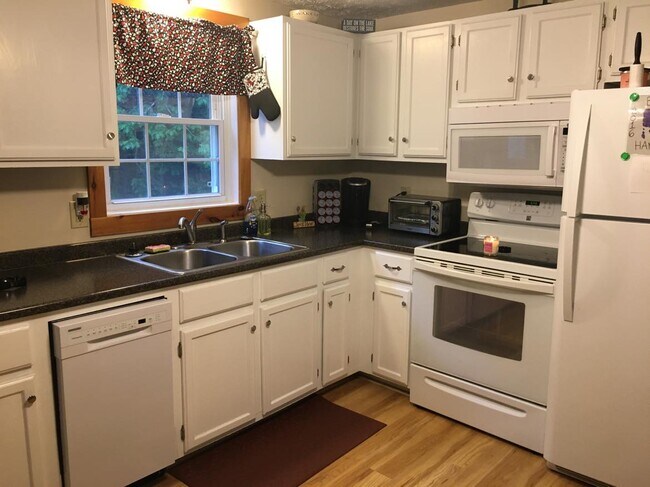 Photo - 94 Lewiston Rd