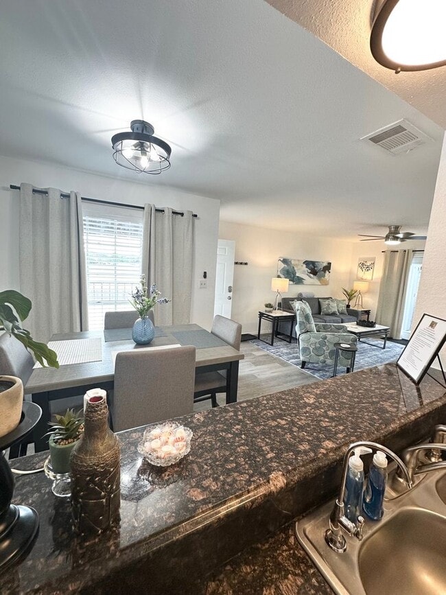 Photo - 1 Bedroom 1 Bath Fully Furnished Ready To ...