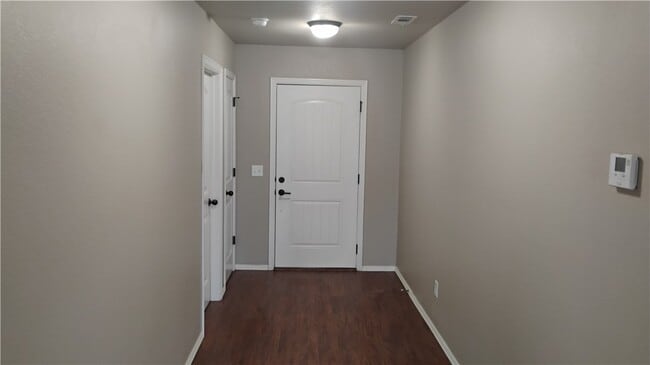 Photo - 100 Willow Dr