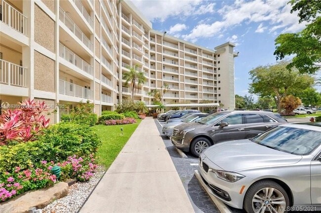 Photo - 2661 S Course Dr Unidad 804 Rental