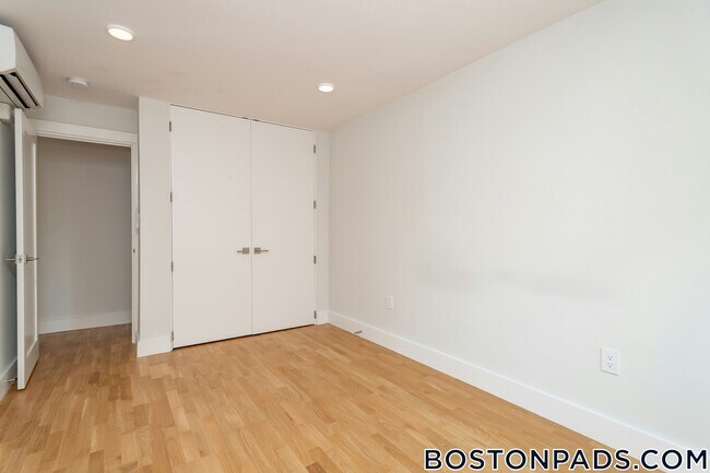 Photo - 334 Harvard St Unidad E3