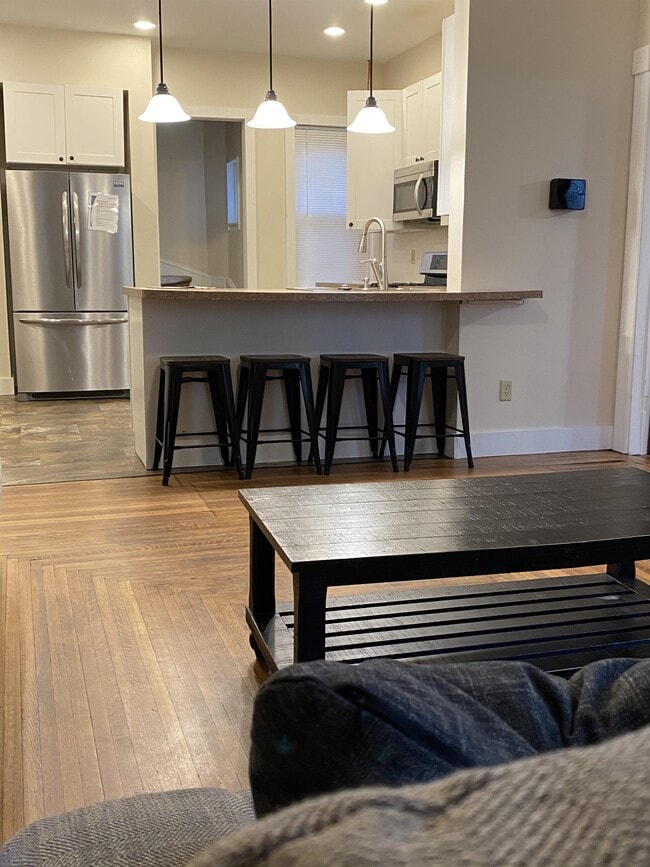 Photo - 738 W 3rd St