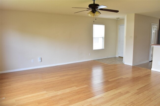 Photo - 3610 Barkers Crossing Ave