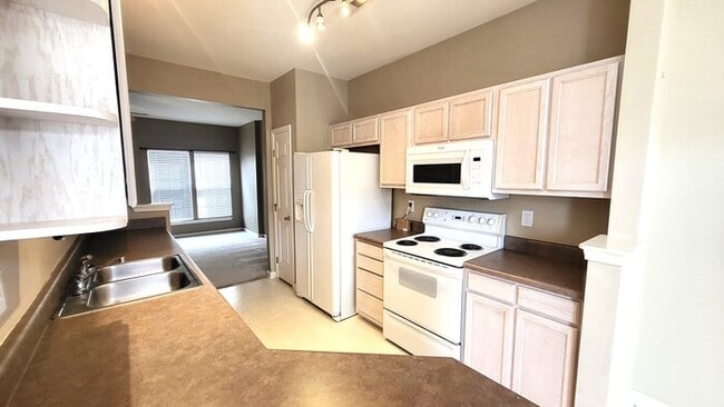Photo - Two Bedroom Townhouse for Rent with Two We...