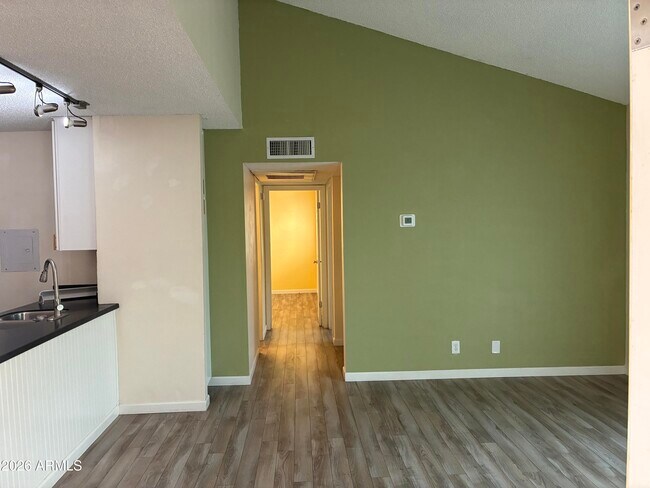 8055 E Thomas Rd Unit L204
