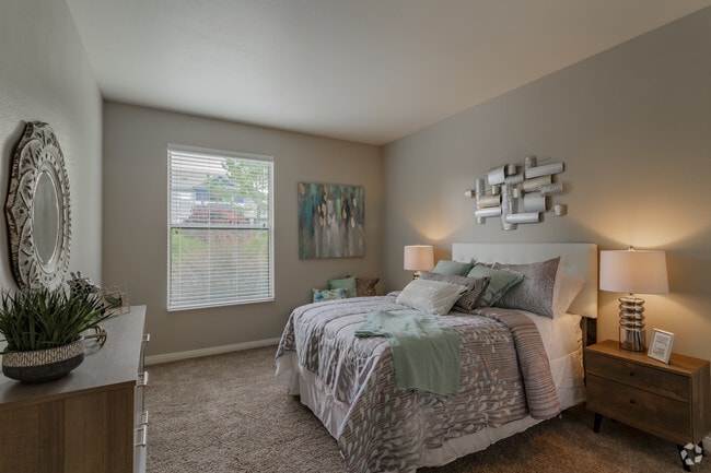 2BR, 2BA - 1,121 SF "The Ridge"