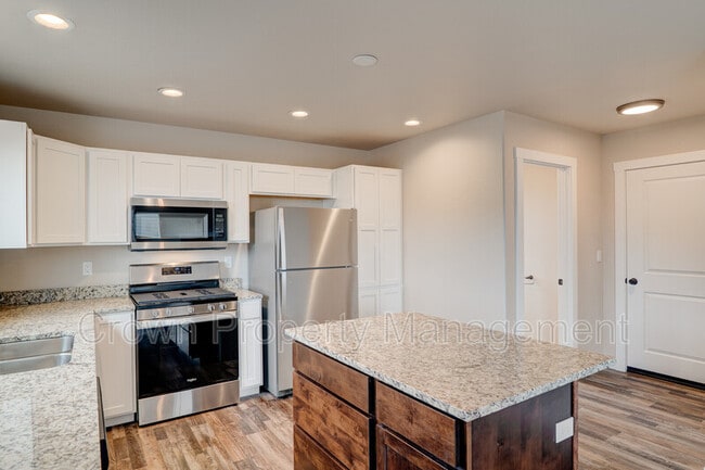 Photo - 517 Sparrow Rd