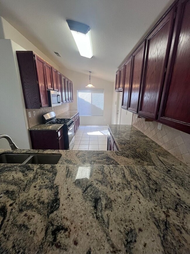 Photo - ADORABLE 3 BEDROOM HOUSE WITH POOL!