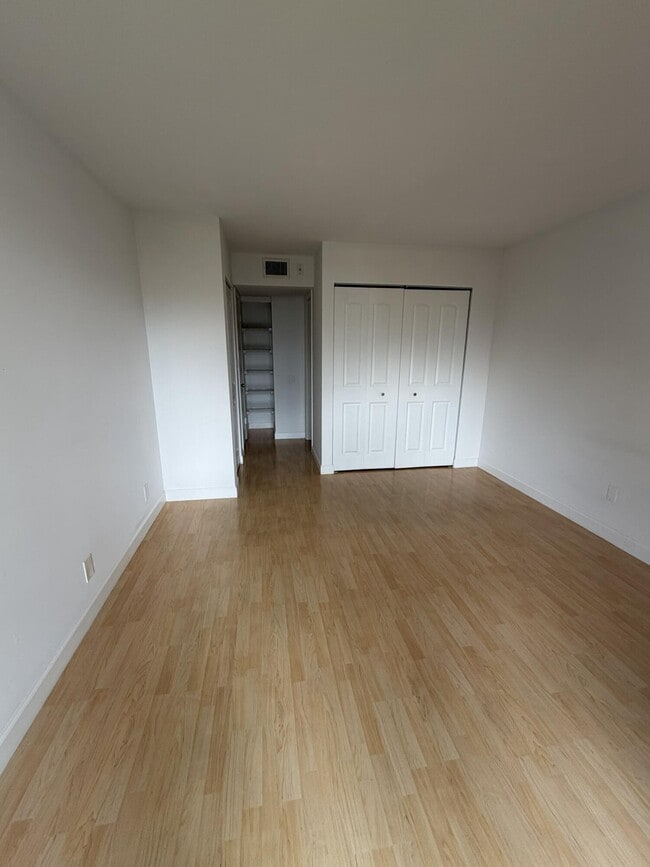 Photo - 3590 Blue Lake Dr Unidad 405