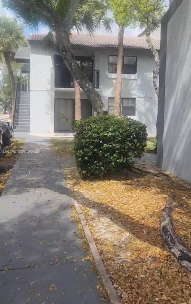 Building Photo - 7220 NW 179th St Unit 111